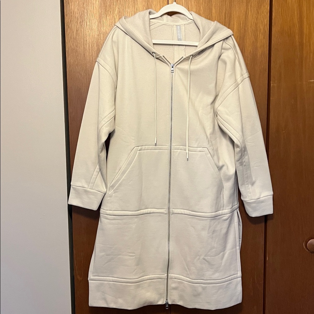 Athleta Tenacity Duster - Picture 3 of 10